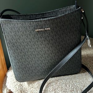 Michael Kors crossbody!! like new!